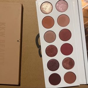 Kylie Cosmetics eyeshadow palette